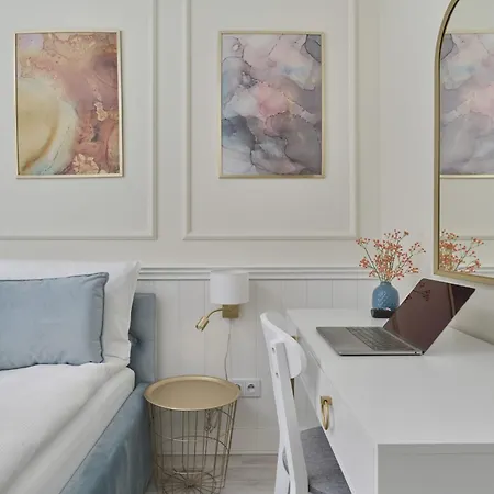 Appartement Pastel & Floral With Parking In By Renters *