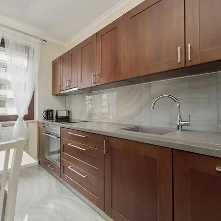 Appartement Pastel & Floral With Parking In By Renters